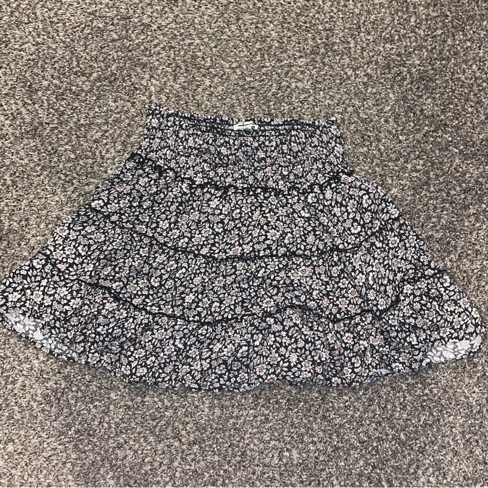 American Eagle Outfitters Black and White floral Tiered Skirt